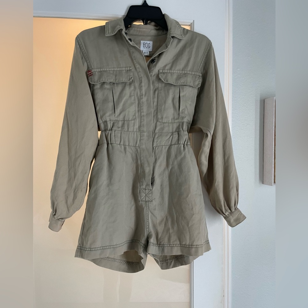 BDG Urban Outfitters Long Sleeve Khaki Green  Romper 100% Lyocell  Sz XS NWT